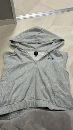 GAP グレー フード付きベストセットアップ