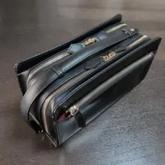 美品★【マージ×ディアブロ】ダブルファスナー クラッチバッグ　ブラック×レッド