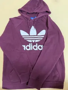 adidasパーカーのサムネイル