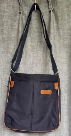 マリ・クレールナイロン ショルダーバッグ　 写真要確認