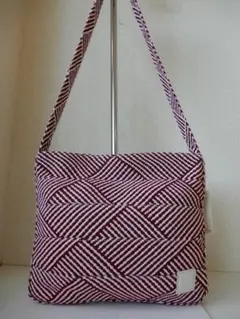 未使用☆トレンタ セイ☆B5対応☆ショルダーバッグ レッド×ホワイト