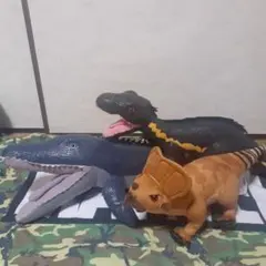 ジュラシックワールド　ぬいぐるみ３体セット