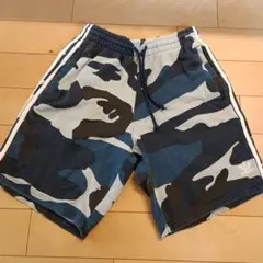 adidas 迷彩柄 ショートパンツ