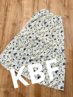KBF アーバンリサーチ　花柄ロングスカート ウエストゴム　スカートのサムネイル