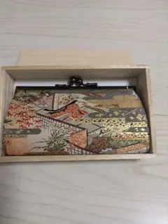 金色の伝統模様コインケース