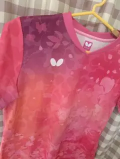 Butterfly 花柄 Vネック 卓球ウェア　レディース　L 試着のみ　現行