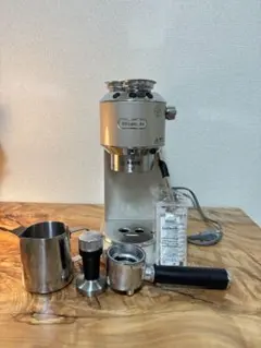 DeLonghi デディカ　アルテ デロンギ デディカ アルテ エスプレッソ・カプチーノメーカー