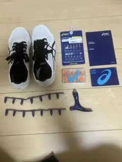 ASICS スパイクシューズ ホワイト/ブラック　24センチ