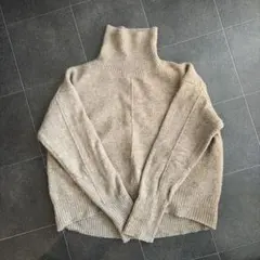 タートルネックセーター