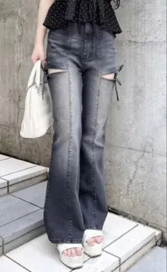 【INGNI】サイドリボンカットアウトフレアデニムパンツ Web限定