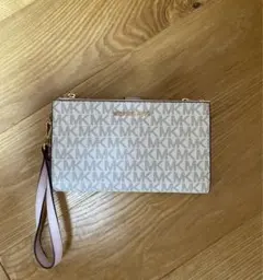 マイケルコース　クラッチバッグ　ピンク　二つ折り長財布