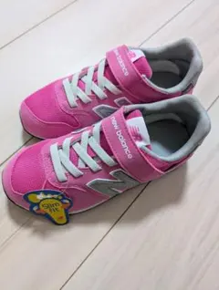 ピンク スニーカー