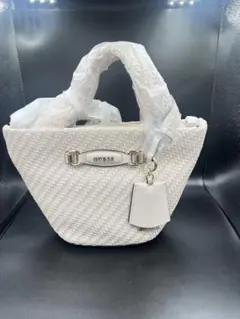 GUESS ハンドバッグ ホワイト 編み込みデザインのサムネイル