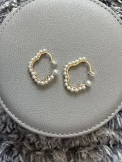 NATURALI JEWELRY　オーバルフラワー巻きフープパールピアス　S