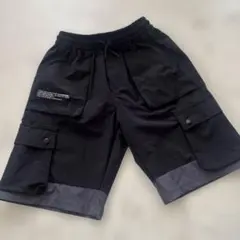 ZARA KIDS カーゴスタイルの黒いハーフパンツ