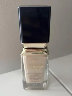 クレ・ド・ポー・ボーテ タンフリュイドエクラ ナチュレル オークル00