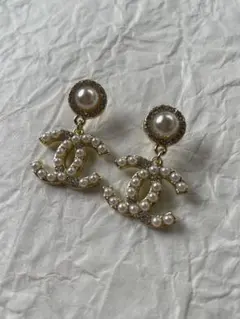 CHANELシャネル　ノベルティ パール CCロゴピアス