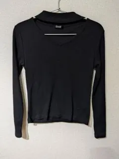 トップス　Vネックチョーカー　プルオーバー　ブラック　Mサイズ