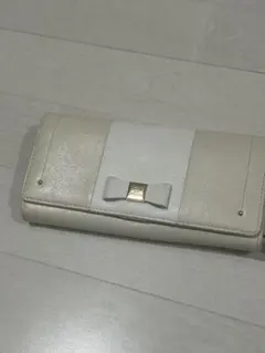 アイボリー リボン付き長財布