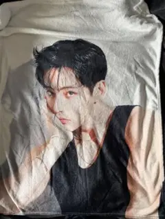 【テテ】ブランケット　ひざ掛け 　毛布　　100×75cm 　BTS V