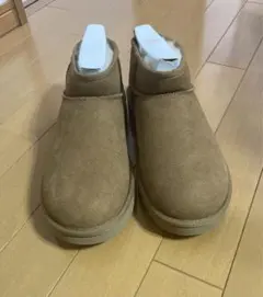 【発送目安1週間〜10日程】UGG　アグ　ムートンブーツ　ウルトラミニ