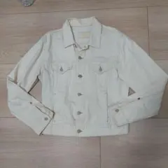 美品 GUCCI ホワイト デニムジャケット ロゴ刺繍 Gジャン 金ボタン 美品 GUCCI ホワイト デニムジャケット ロゴ刺繍 Gジャン 金