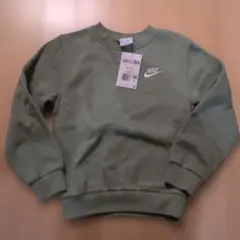 新品　サイズ130 Nike トレーナー グリーン