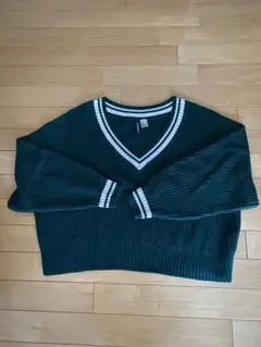 H &Ｍ　Ｖネックセーター　Ｍ　グリーン