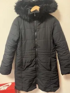 ブラックダウンジャケット フード付き