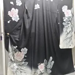 ブロフ様専用玉城ティナ×紅一点振袖 黒地 薔薇 金彩 礼装 - メルカリ