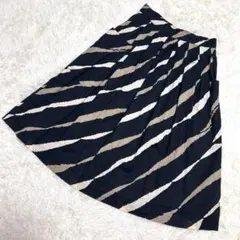 PARIENNE✨美品　フレアスカート　ゼブラ柄　タック　ブラック　（S相当）