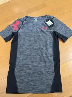 新品タグ付きUnder Armour HEATGEAR M メンズシャツM
