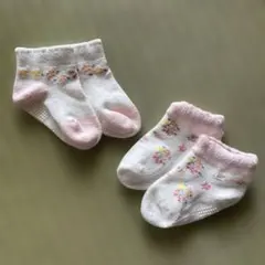 ☆美品☆ユニクロベビー　花柄靴下2枚セット　9〜12cm