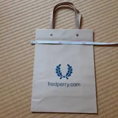 Fred Perry ショップ紙袋