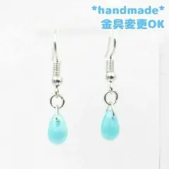 チェコビーズ　チェコドロップ　パールライトブルー　フックピアス　青　ハンドメイド