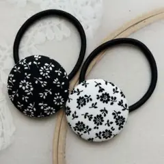 超お買い得♡お揃い リバティと小花刺繍 くるみボタン ヘアゴム 3個