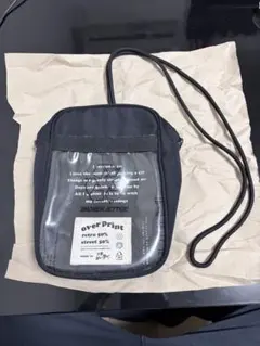 over Print ショルダーバッグ ブラック