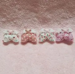 赤ちゃん　お洋服　フリルサロペット四点セット　小花　リボン