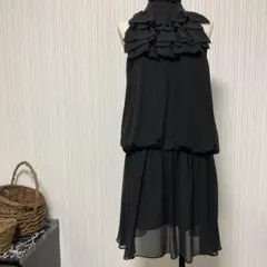 トレンドラッフルワンピースジョーゼットシフォンハイネックバックくるみボタン