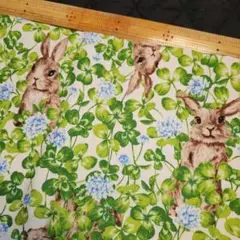 Q140. クローバー＆うさぎ柄生地