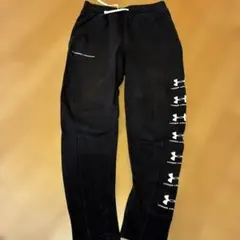 UNDER ARMOUR ブラック スウェットパンツ