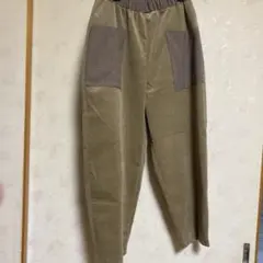 カーキ コーデュロイ パンツ