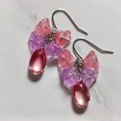 No.554 ピンクのお花のハンドメイドピアス - メルカリ