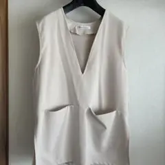 Bonjour Sagan ベージュ Vネック ノースリーブ