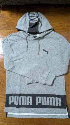 PUMA グレー フード付きパーカー