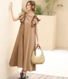 ruirueboutiqueフリルショルダーワンピース完売品、新品