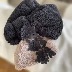 花柄刺繍マフラー 黒とベージュ