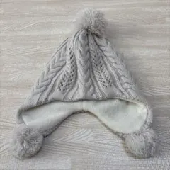 【値下げ】petit main ケーブル編み 耳付き ニット帽 ボンボン 50