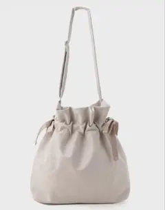 オペーク　アイボリー ドロースト　サイドリボンはショルダーバッグ