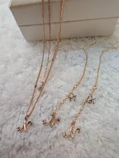 ネックレス、ピアスのセット